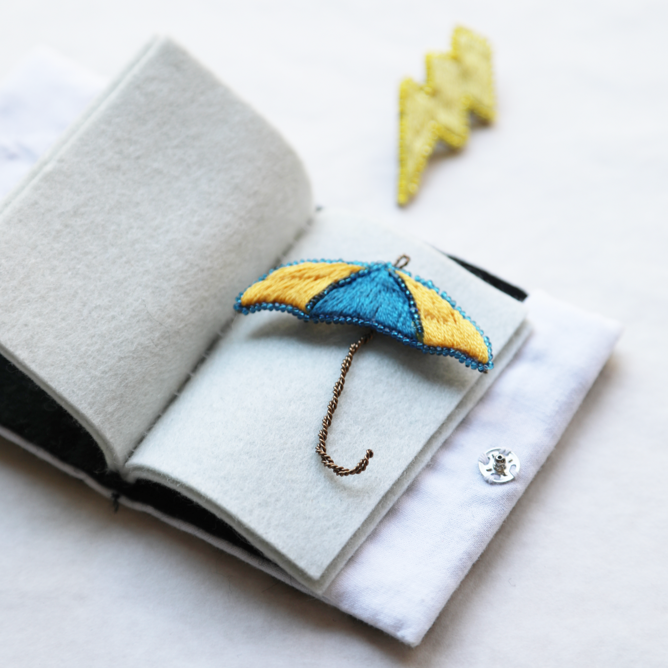 刺繍キット【シマウマのニードルブック】